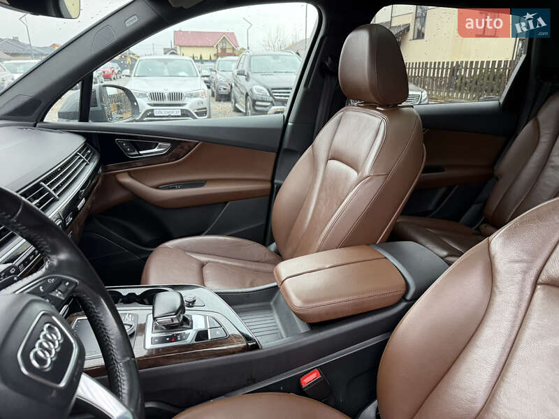 Позашляховик / Кросовер Audi Q7 2016 в Стрию