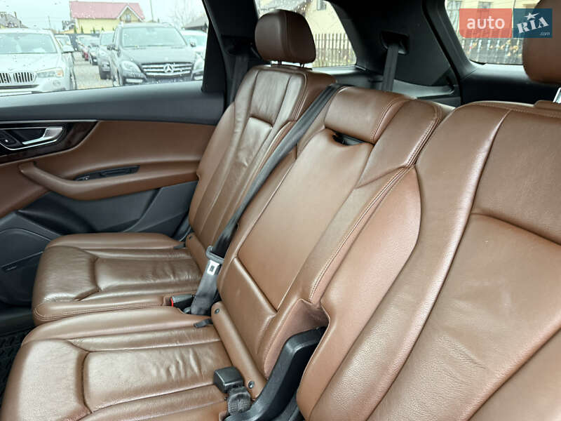 Позашляховик / Кросовер Audi Q7 2016 в Стрию