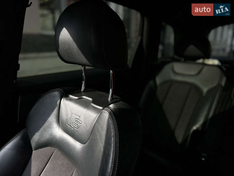 Внедорожник / Кроссовер Audi Q7 2017 в Одессе