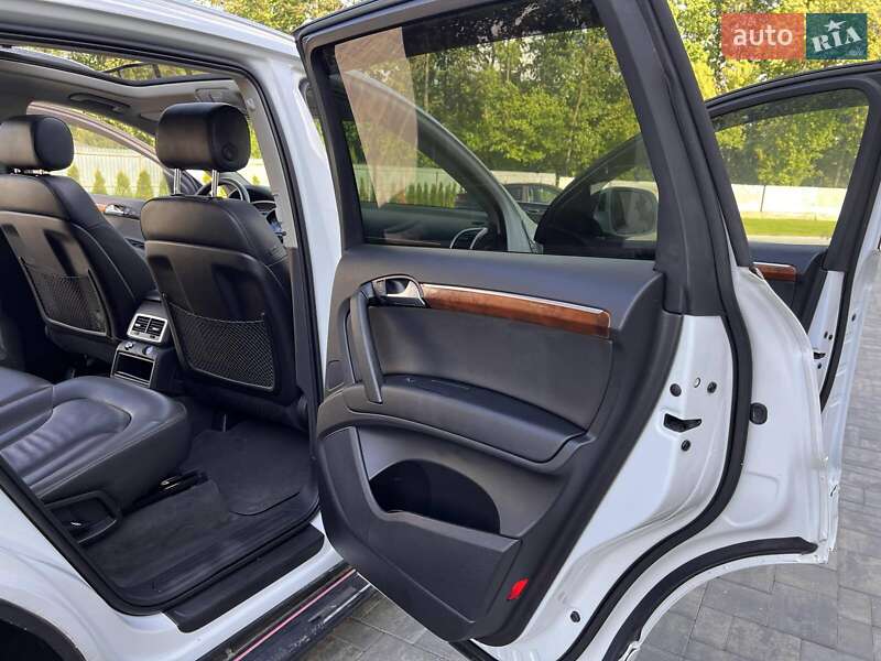 Позашляховик / Кросовер Audi Q7 2015 в Луцьку фото 13 Позашляховик / Кросовер Audi Q7 2015 в Луцьку