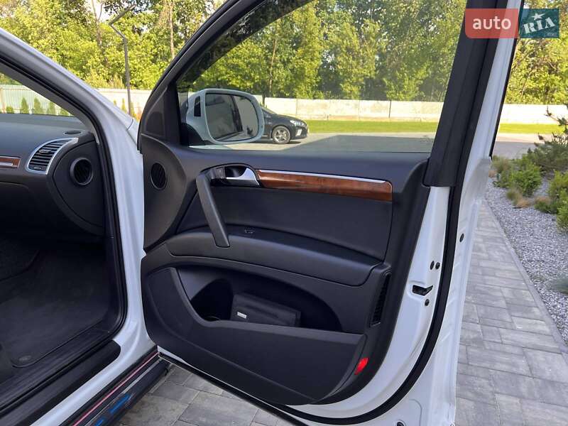 Позашляховик / Кросовер Audi Q7 2015 в Луцьку фото 14 Позашляховик / Кросовер Audi Q7 2015 в Луцьку