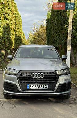 Внедорожник / Кроссовер Audi Q7 2018 в Ровно