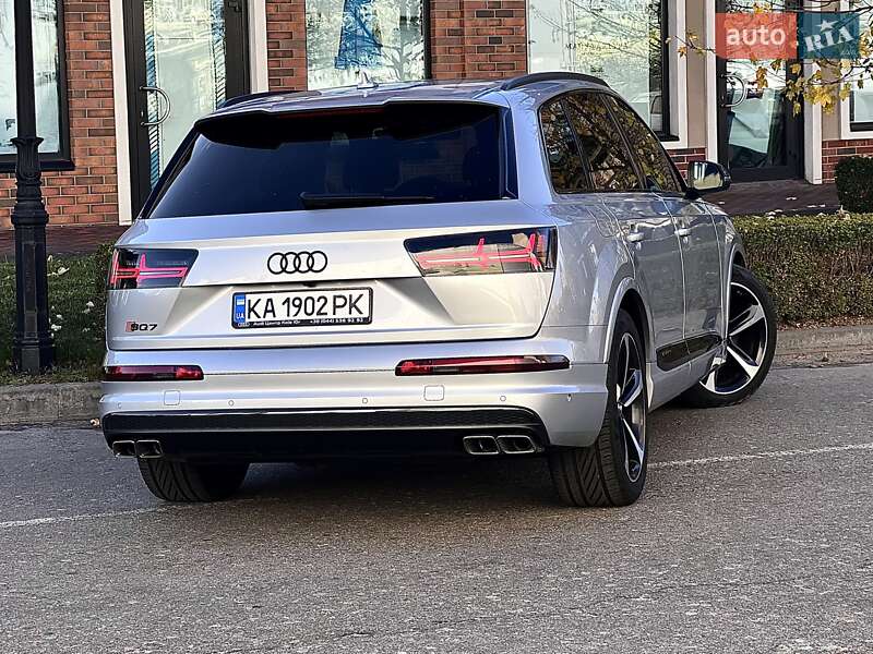 Позашляховик / Кросовер Audi Q7 2017 в Києві