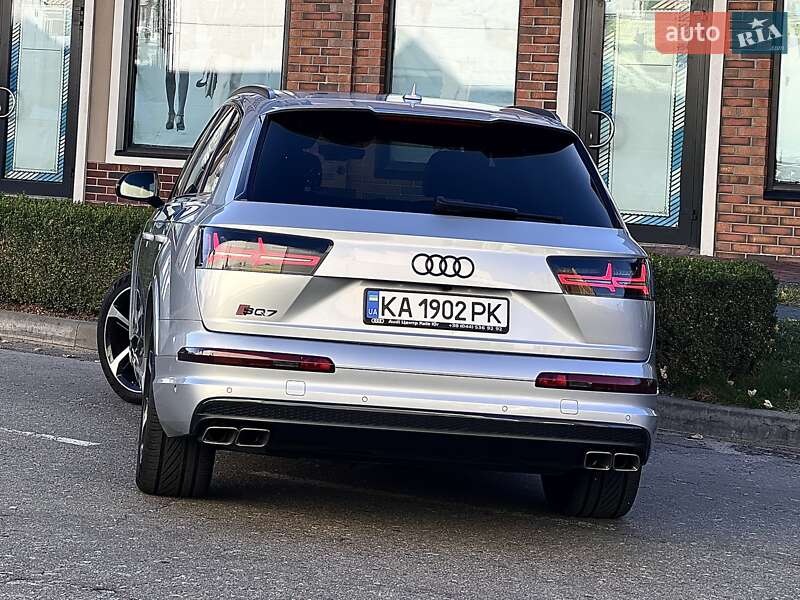 Позашляховик / Кросовер Audi Q7 2017 в Києві