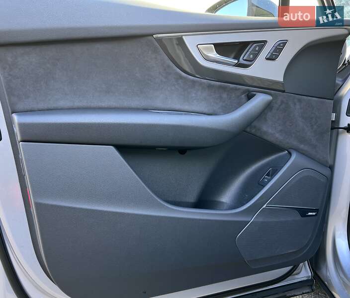 Позашляховик / Кросовер Audi Q7 2017 в Києві