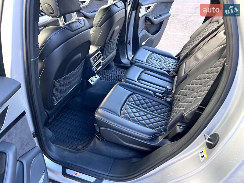 Позашляховик / Кросовер Audi Q7 2017 в Києві