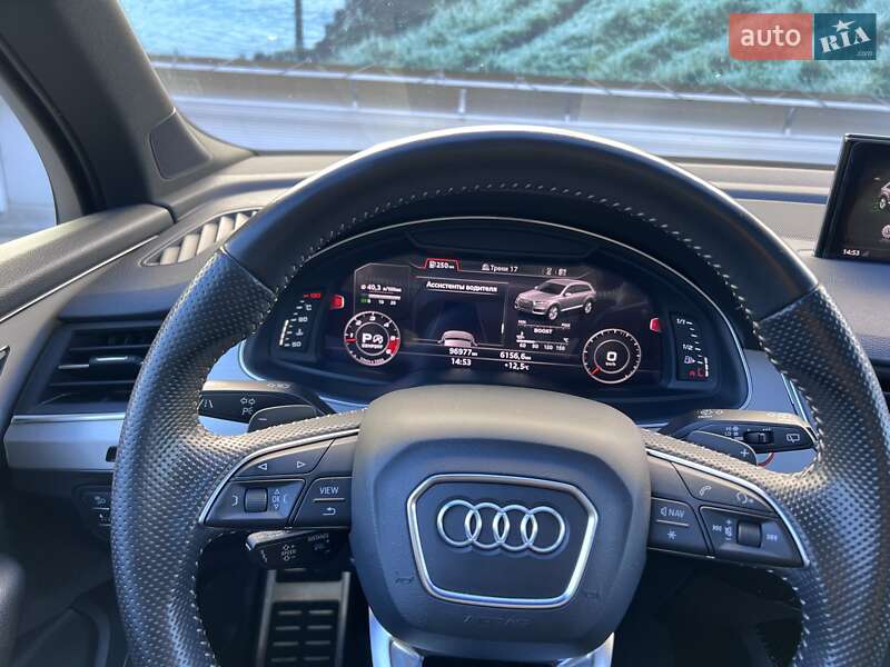 Позашляховик / Кросовер Audi Q7 2017 в Києві