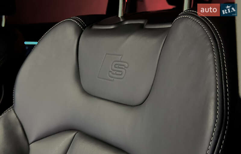 Внедорожник / Кроссовер Audi Q7 2016 в Киеве