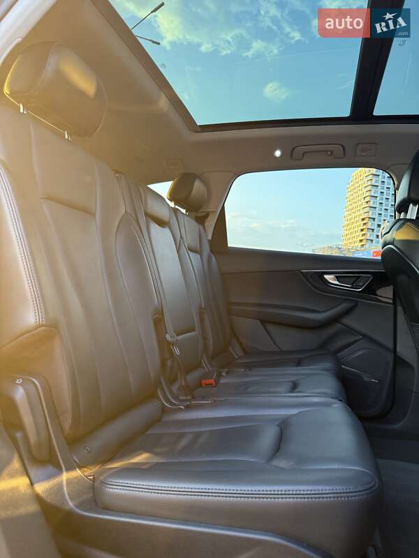 Внедорожник / Кроссовер Audi Q7 2019 в Киеве