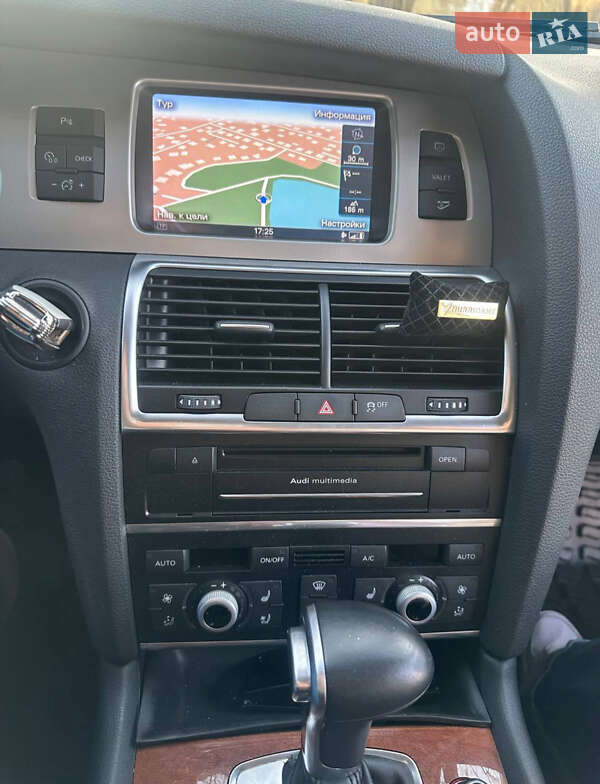 Внедорожник / Кроссовер Audi Q7 2014 в Ровно