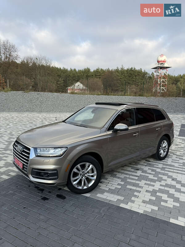 Позашляховик / Кросовер Audi Q7 2017 в Львові