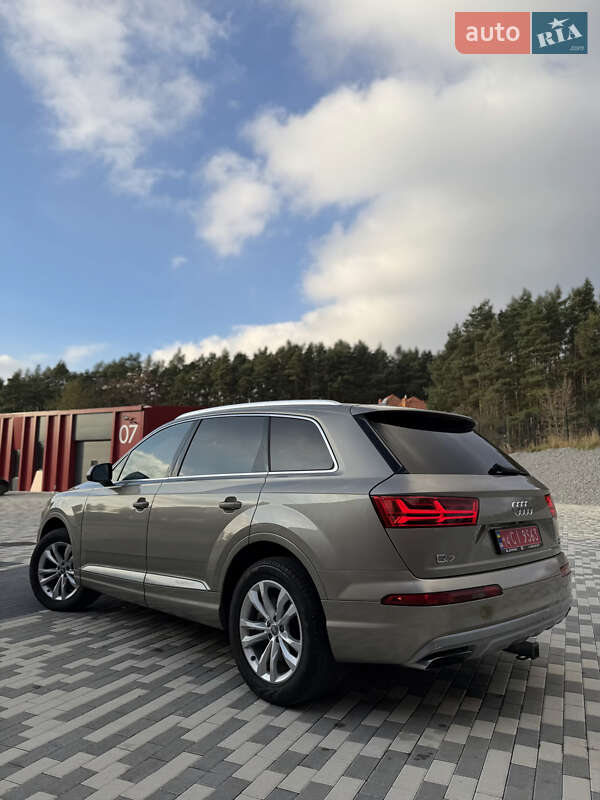 Позашляховик / Кросовер Audi Q7 2017 в Львові