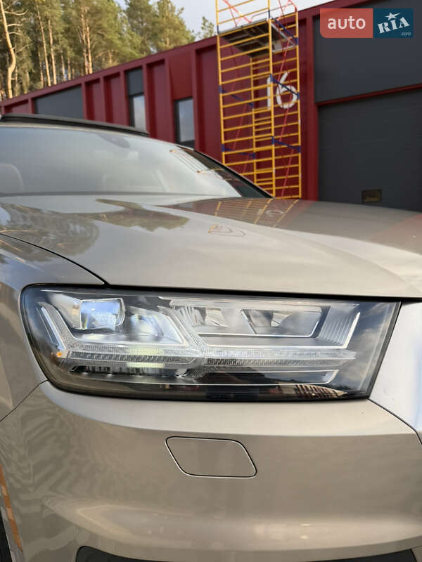 Позашляховик / Кросовер Audi Q7 2017 в Львові