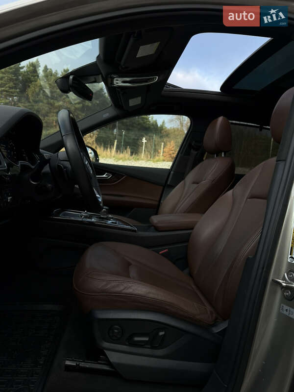 Позашляховик / Кросовер Audi Q7 2017 в Львові