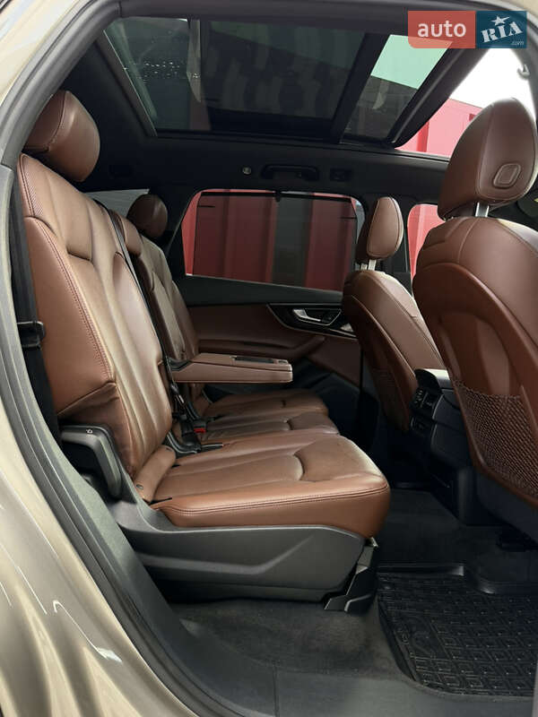 Позашляховик / Кросовер Audi Q7 2017 в Львові