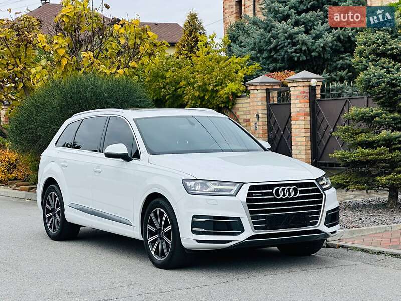 Внедорожник / Кроссовер Audi Q7 2016 в Днепре