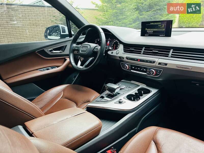 Внедорожник / Кроссовер Audi Q7 2016 в Днепре