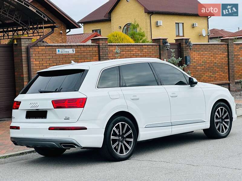 Внедорожник / Кроссовер Audi Q7 2016 в Днепре