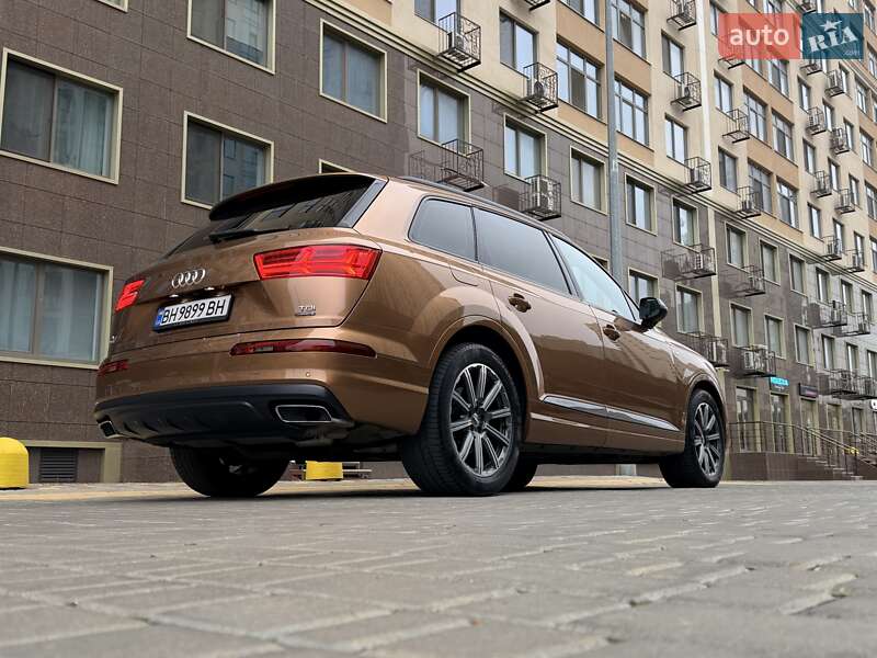 Внедорожник / Кроссовер Audi Q7 2017 в Одессе