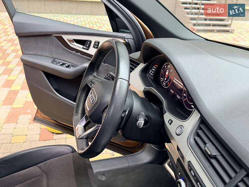 Внедорожник / Кроссовер Audi Q7 2017 в Одессе