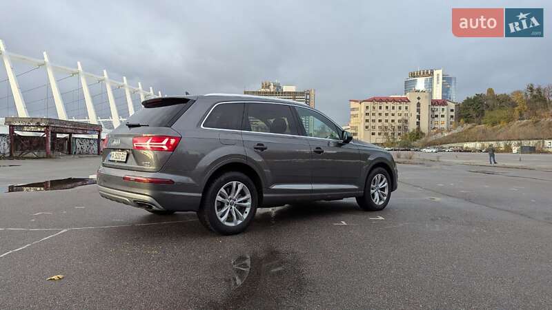 Позашляховик / Кросовер Audi Q7 2018 в Києві