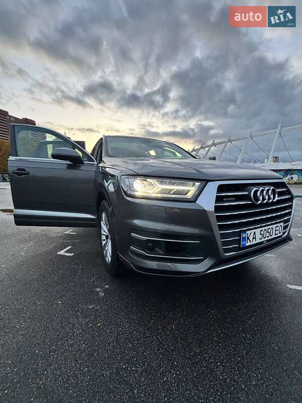 Позашляховик / Кросовер Audi Q7 2018 в Києві