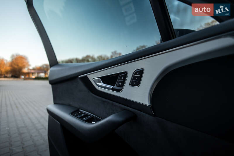 Позашляховик / Кросовер Audi Q7 2017 в Львові фото 30 Позашляховик / Кросовер Audi Q7 2017 в Львові