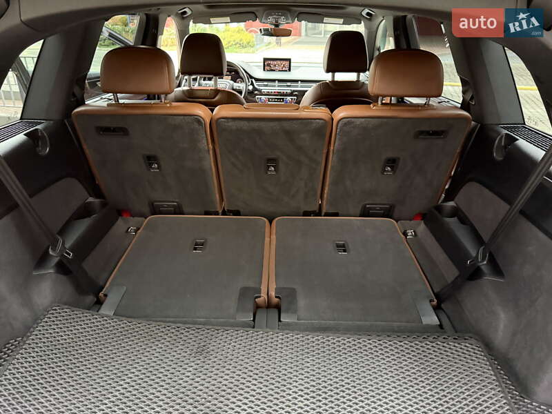 Позашляховик / Кросовер Audi Q7 2018 в Львові