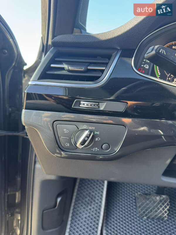 Позашляховик / Кросовер Audi Q7 2016 в Львові