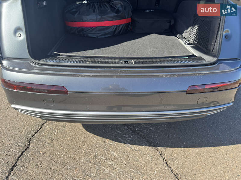 Позашляховик / Кросовер Audi Q7 2016 в Львові