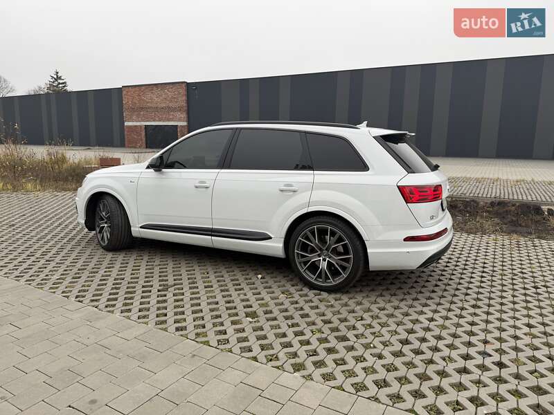 Позашляховик / Кросовер Audi Q7 2017 в Хмельницькому