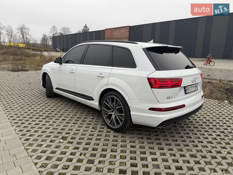 Позашляховик / Кросовер Audi Q7 2017 в Хмельницькому