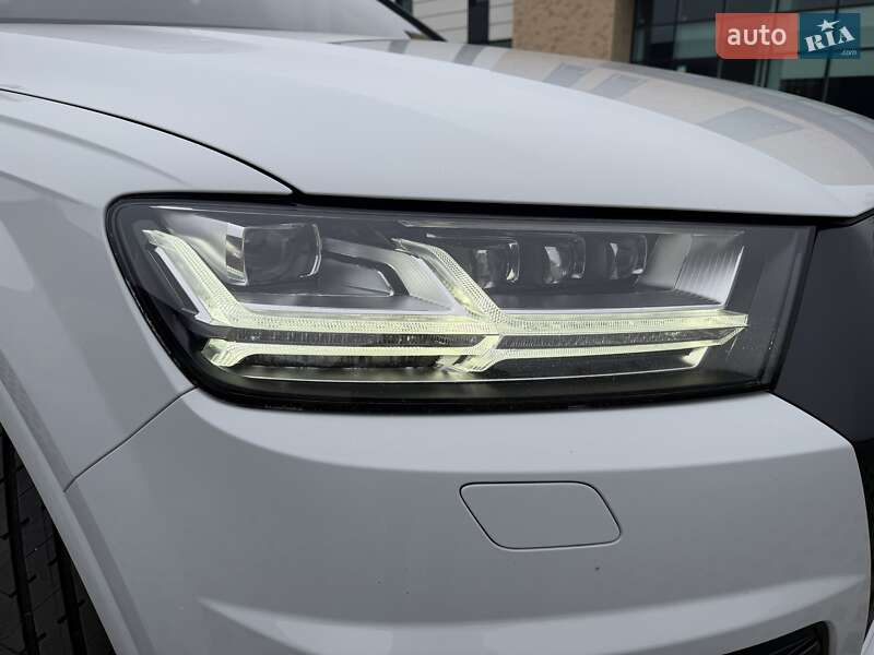 Позашляховик / Кросовер Audi Q7 2017 в Хмельницькому