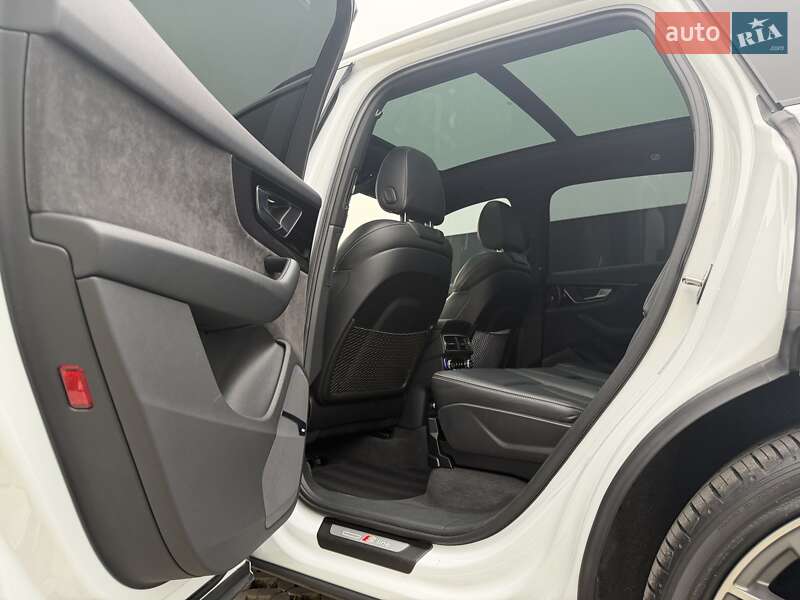 Позашляховик / Кросовер Audi Q7 2017 в Хмельницькому