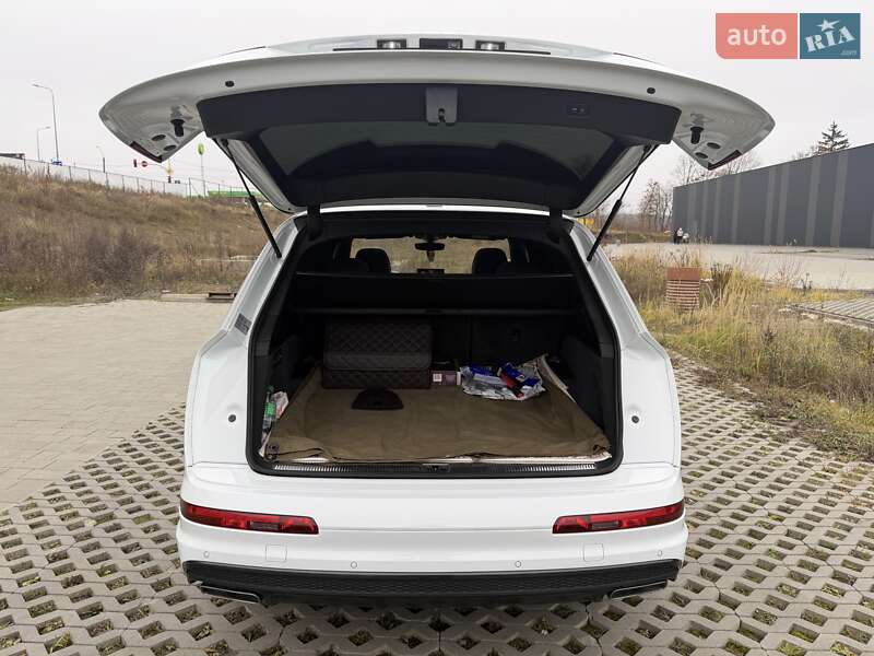 Позашляховик / Кросовер Audi Q7 2017 в Хмельницькому