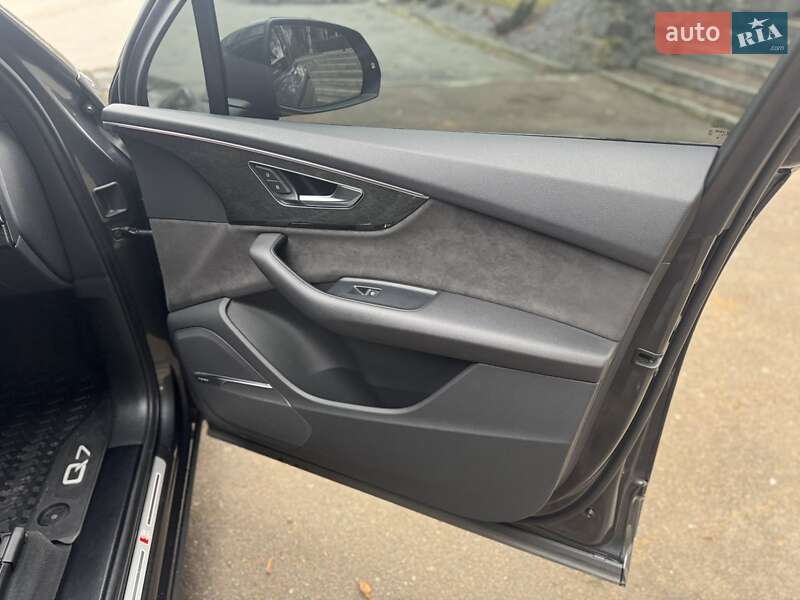 Внедорожник / Кроссовер Audi Q7 2020 в Звягеле фото 29 Внедорожник / Кроссовер Audi Q7 2020 в Звягеле