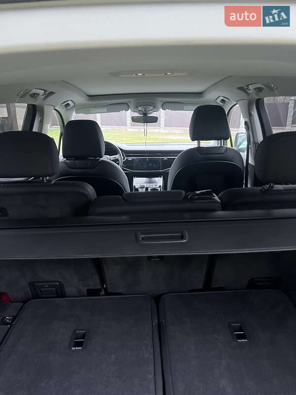 Позашляховик / Кросовер Audi Q7 2023 в Шегинях