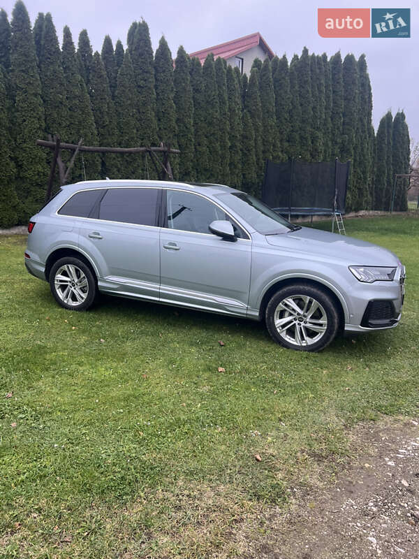 Позашляховик / Кросовер Audi Q7 2023 в Шегинях