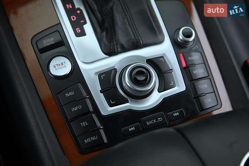 Позашляховик / Кросовер Audi Q7 2015 в Харкові