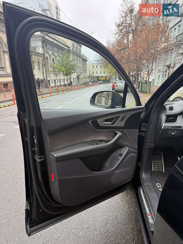 Позашляховик / Кросовер Audi Q7 2017 в Києві фото 14 Позашляховик / Кросовер Audi Q7 2017 в Києві