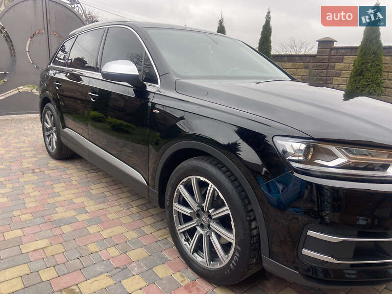 Позашляховик / Кросовер Audi Q7 2017 в Тернополі