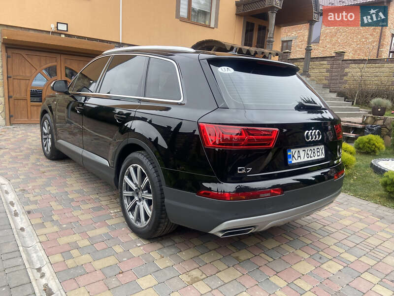 Позашляховик / Кросовер Audi Q7 2017 в Тернополі