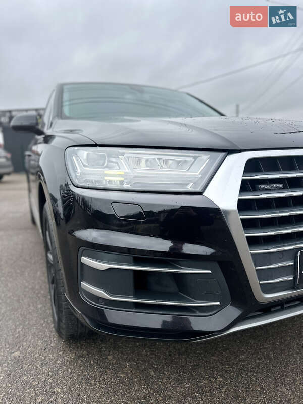 Внедорожник / Кроссовер Audi Q7 2017 в Киеве