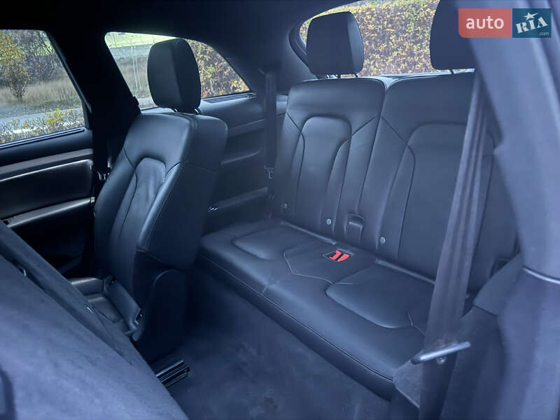 Позашляховик / Кросовер Audi Q7 2015 в Києві