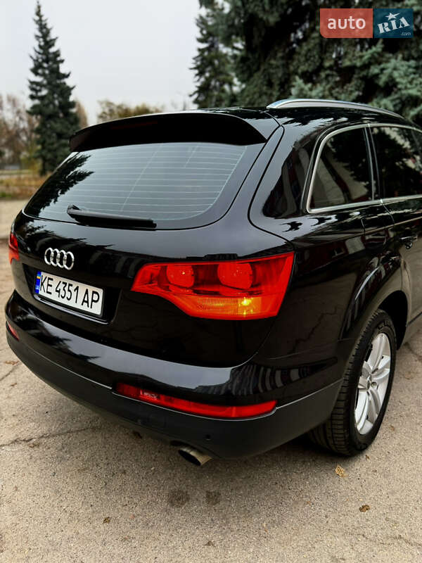 Позашляховик / Кросовер Audi Q7 2007 в Дніпрі