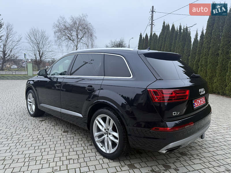 Позашляховик / Кросовер Audi Q7 2017 в Львові