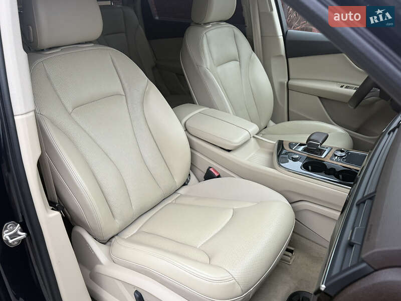 Позашляховик / Кросовер Audi Q7 2017 в Львові