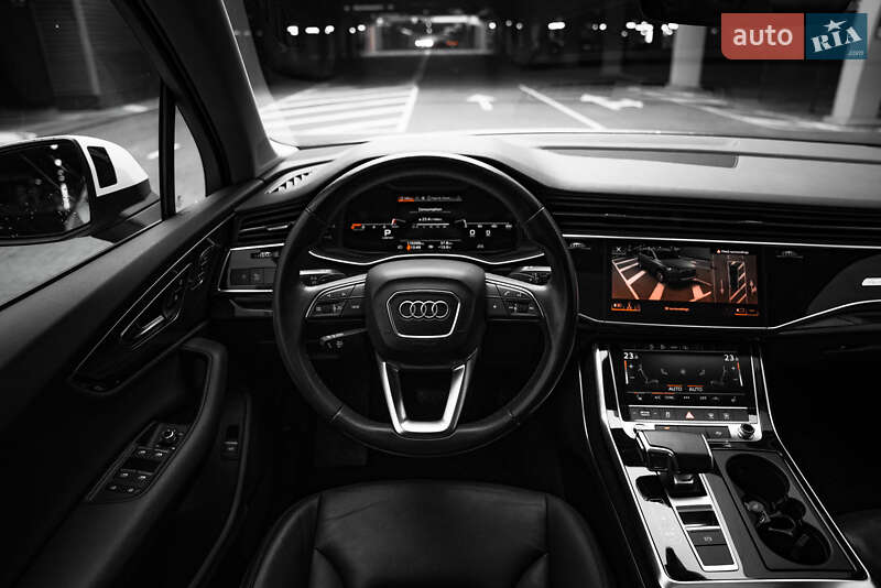 Позашляховик / Кросовер Audi Q7 2021 в Києві
