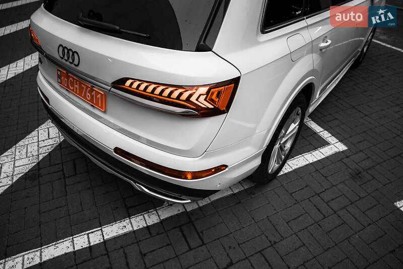 Позашляховик / Кросовер Audi Q7 2021 в Києві