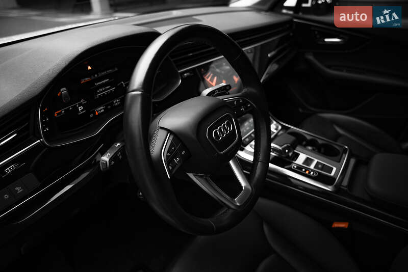 Позашляховик / Кросовер Audi Q7 2021 в Києві